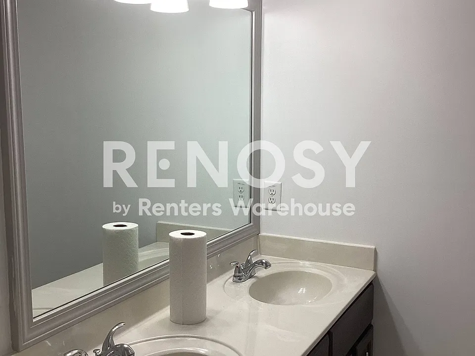 2422 Tenor Ln