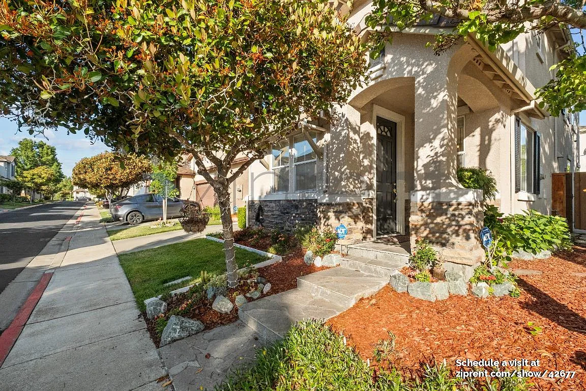 3 bed, 2.5 bath, 2125 sqft, $4,095 — Photo 4