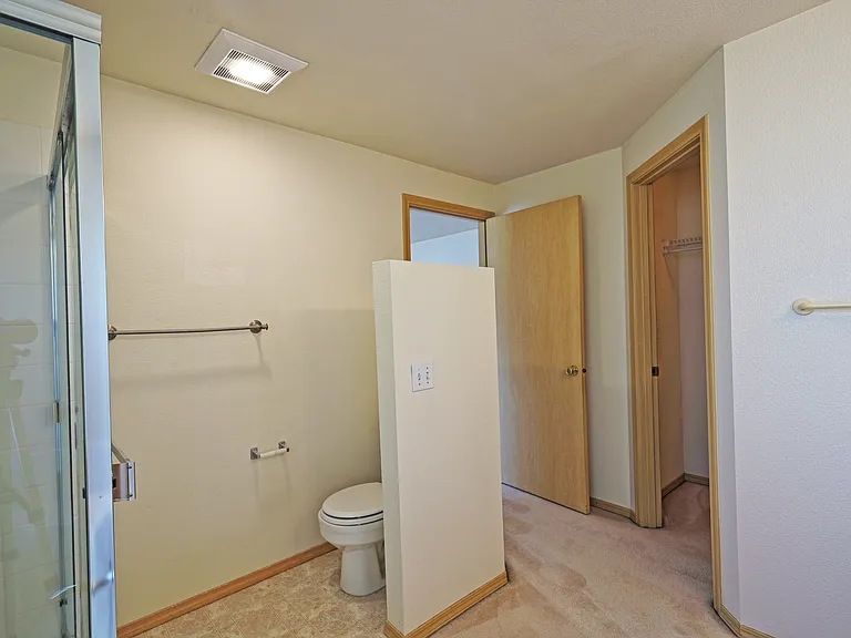 4006 NE 18th St — Photo 26