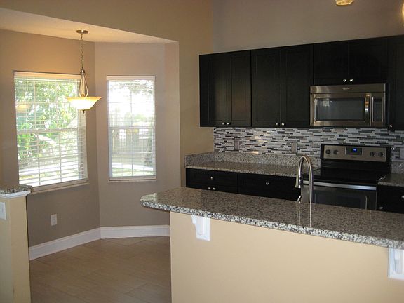 4th image of 3131 Erskine Dr