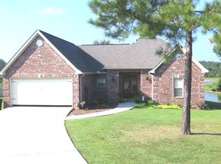 8 Marine Ln, Ellisville, MS 39437