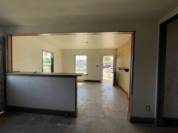 4th image of 104 S Colpitts Blvd