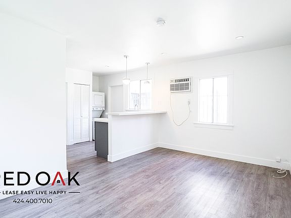 2nd image of 4732 Saint Charles Pl #4730-1/8