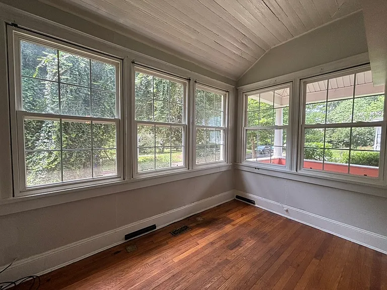 700 Gladstone Ave #2 — Photo 9