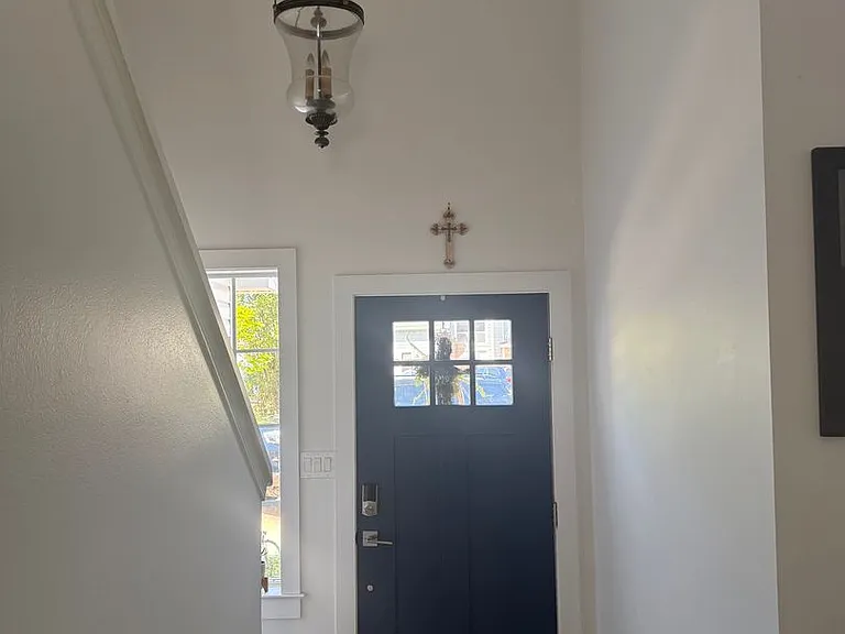 422 Canterbury Ct NW — Photo 5