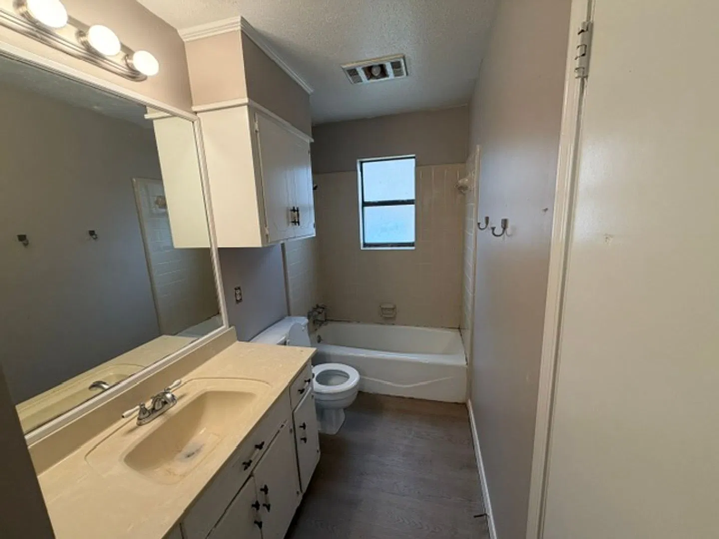 6824 Jefferson Paige Rd — Photo 2