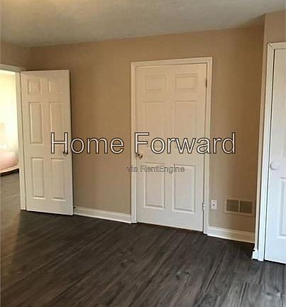 5th image of 767 Maple Ave