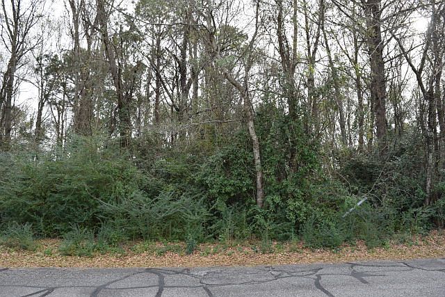 1st image of 815 Railroad Ave