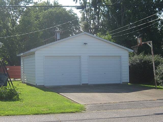 2nd image of 602 W Highland Ave