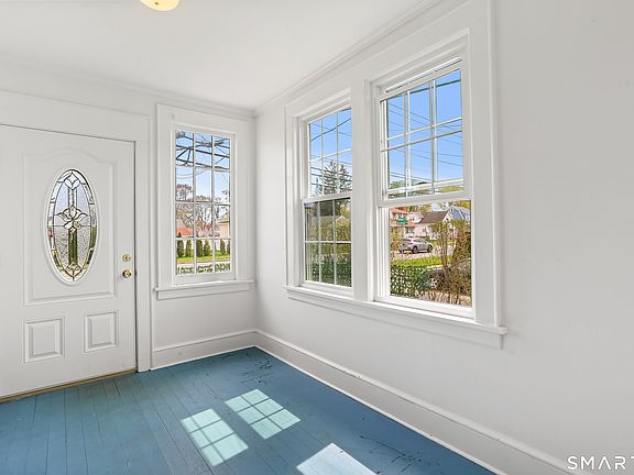 5th image of 939 Nichols Avenue