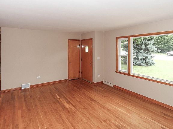 4th image of 455 W Bryn Mawr Ave