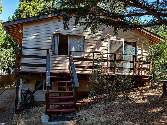 3rd image of 2816 Heliotrope Dr