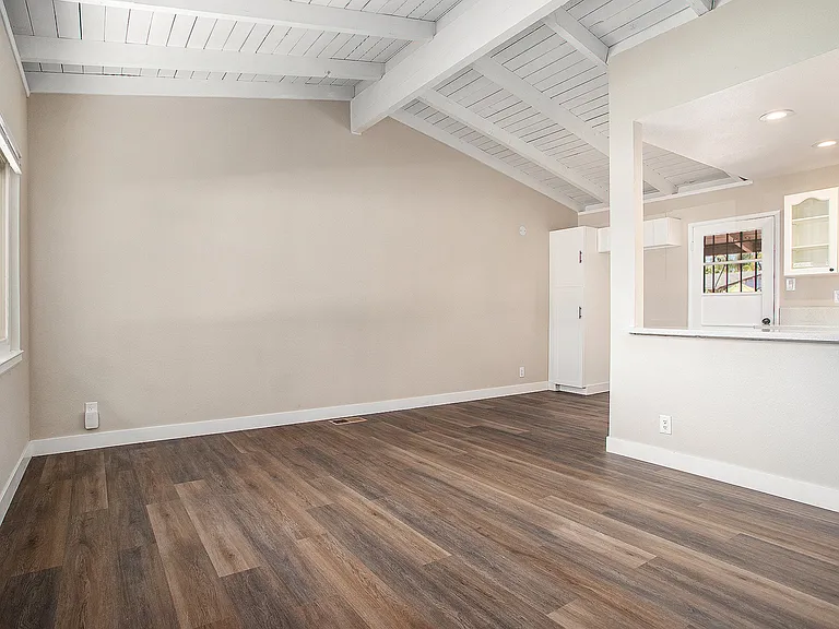 1731 Gelbke Ln — Photo 4
