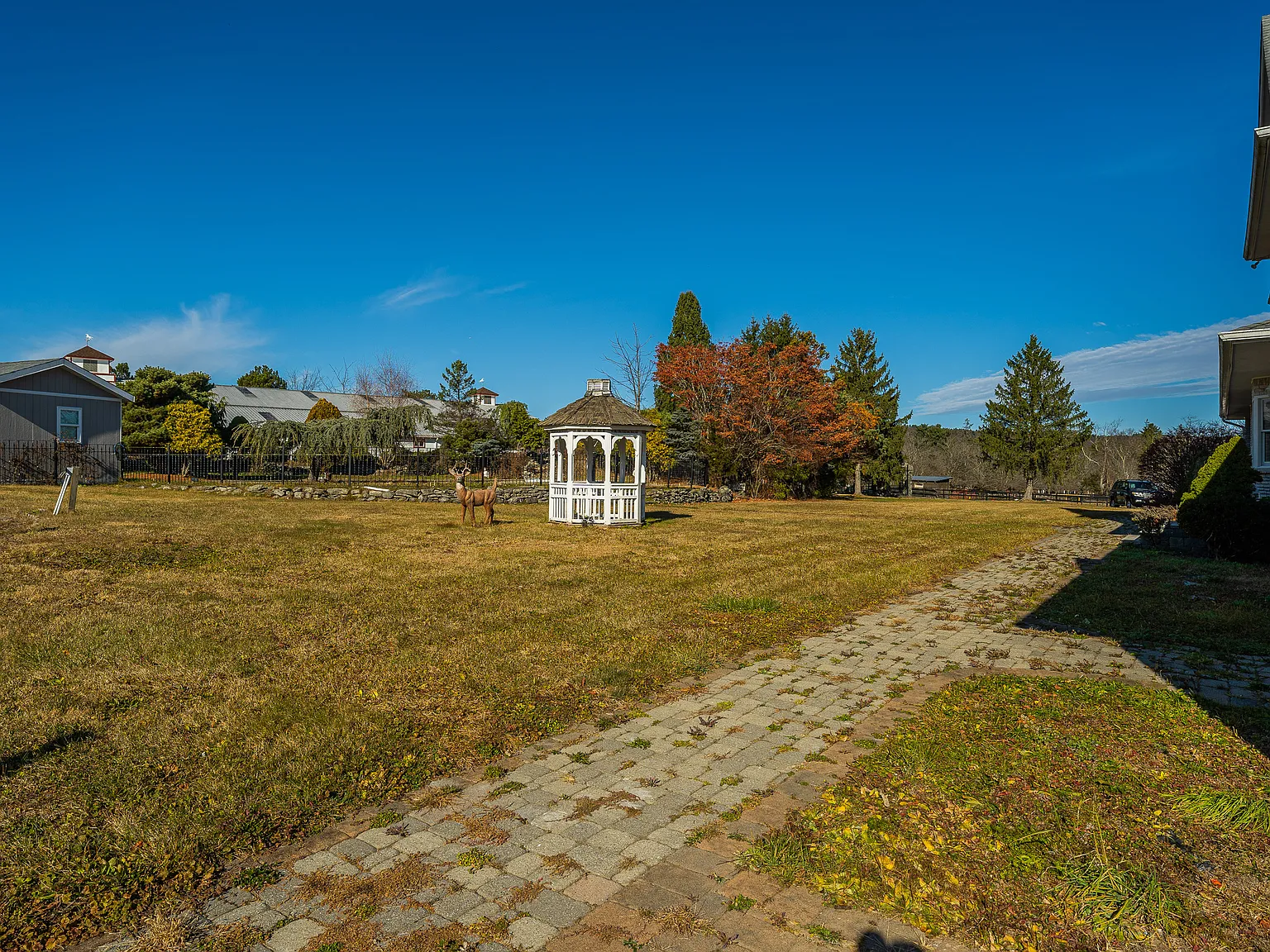 4 bed, 4180 sqft, $6,000 — Photo 3