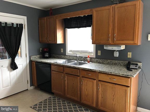 4th image of 3960 Harold Pl