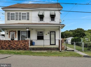 15 Willow Ln, Pottsville, PA 17901