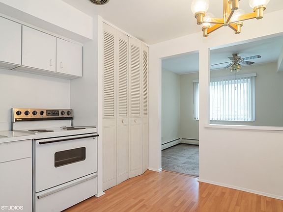 5th image of 2407 E Brandenberry Ct APT 1L