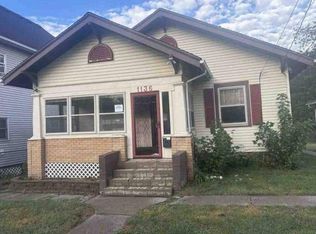 1136 Arlington Ave, Davenport, IA 52803