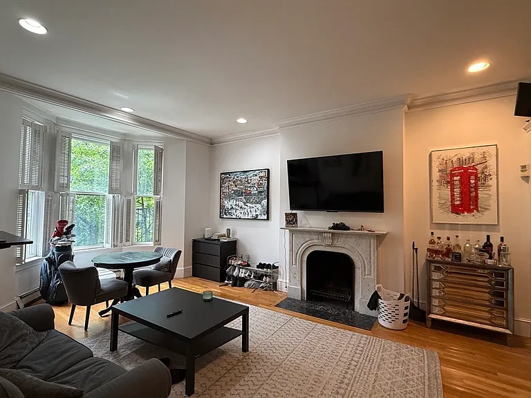 449 Beacon St #6 — Photo 4