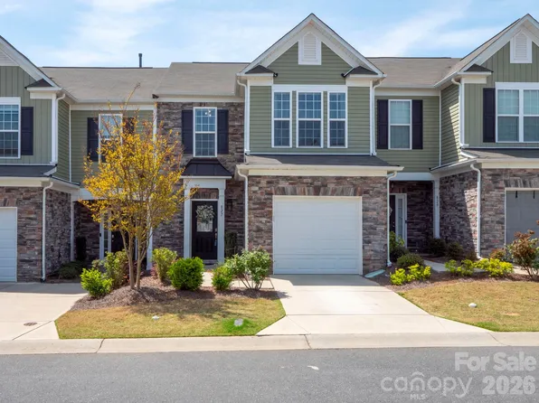 827 Canoe Song Rd, Fort Mill, SC 29708