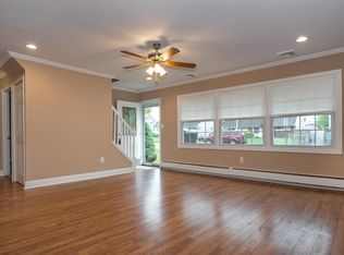 30 Mica Hl, Levittown, PA 19056