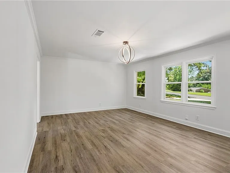1348 Ridgewood Dr SW — Photo 18