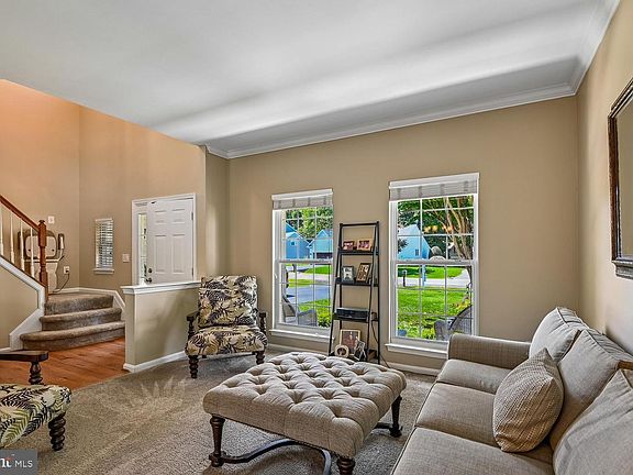4th image of 233 Cross Creek Ct