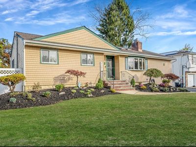 44 Lenox Street, Lindenhurst, NY, 11757