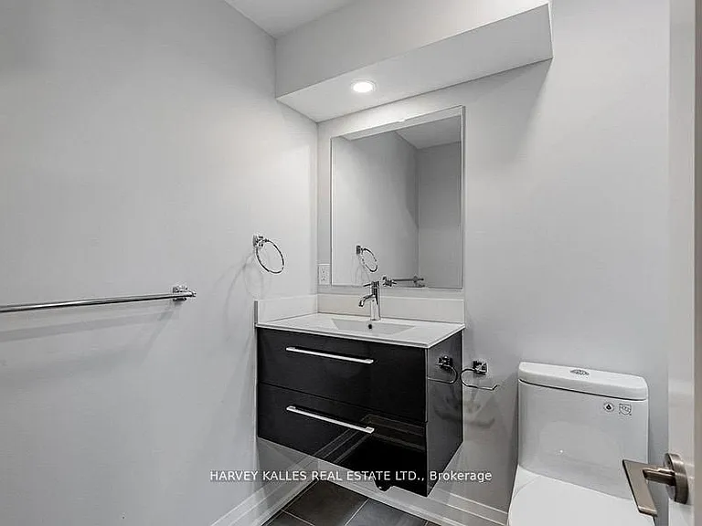 987 Avenue Rd #LOWER — Photo 13