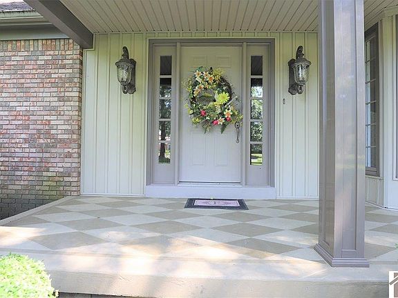 3rd image of 17 Margaret Ct