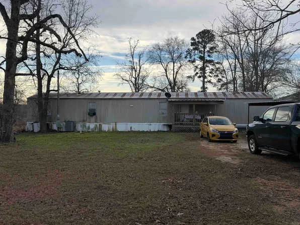 464 Red Hen Rd, Gladewater, TX 75647