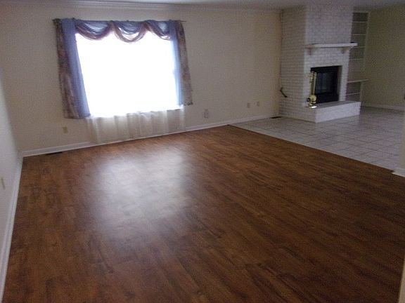 5th image of 2504 Lawrin Ct