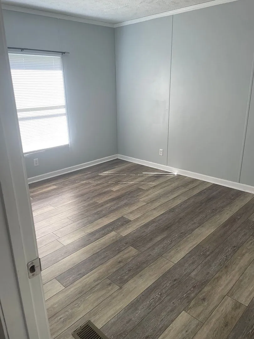 2 Bedroom / 1 Bath Home in Church Hill — Photo 1