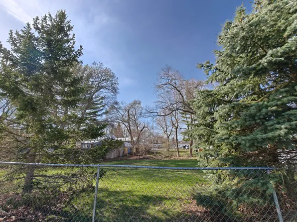 4th Ave, Manistee, MI 49660
