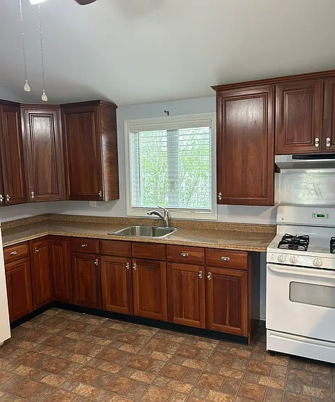 43 Agawam Lake Shore Dr #E — Photo 2