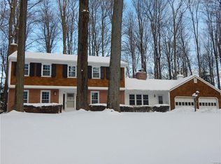 217 Windcrest Dr, Camillus, NY 13031