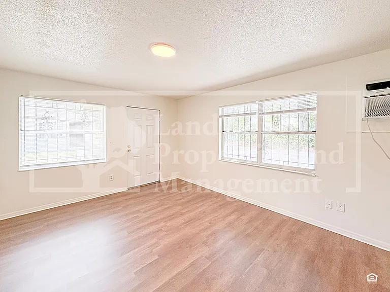 620 N Lake Ave #3 — Photo 3