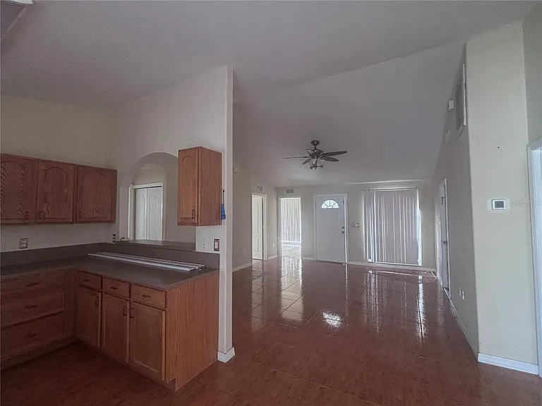 1912 Manatee Dr — Photo 6