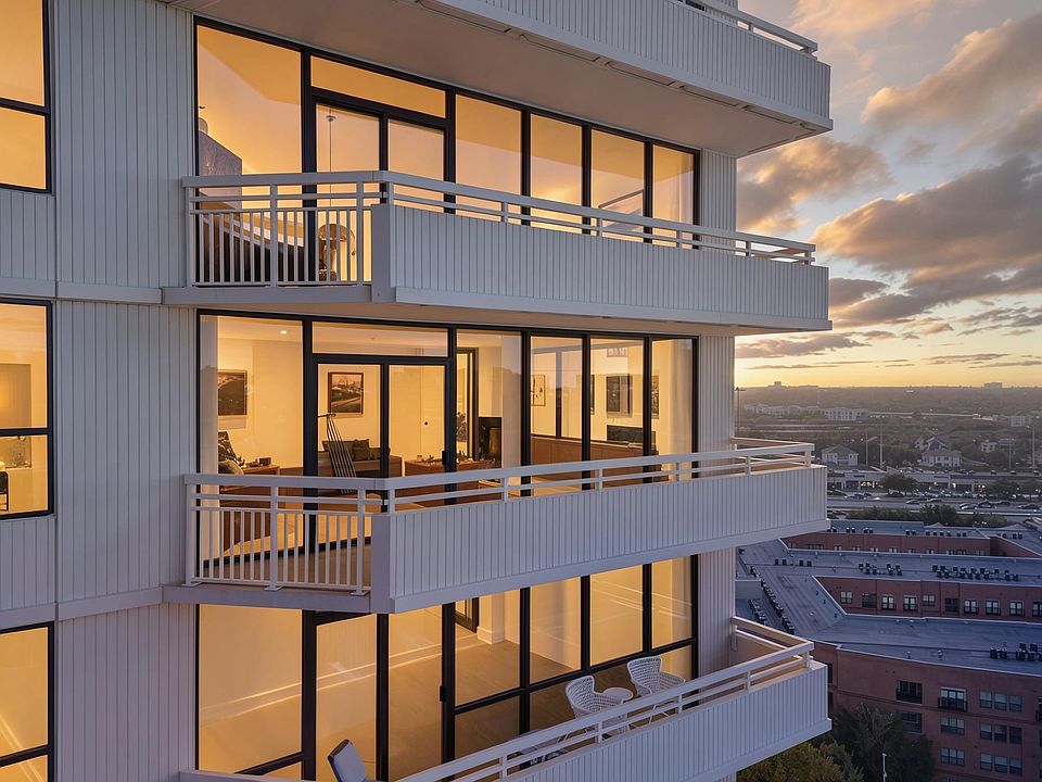 1st image of 14 Greenway Plz #17Q