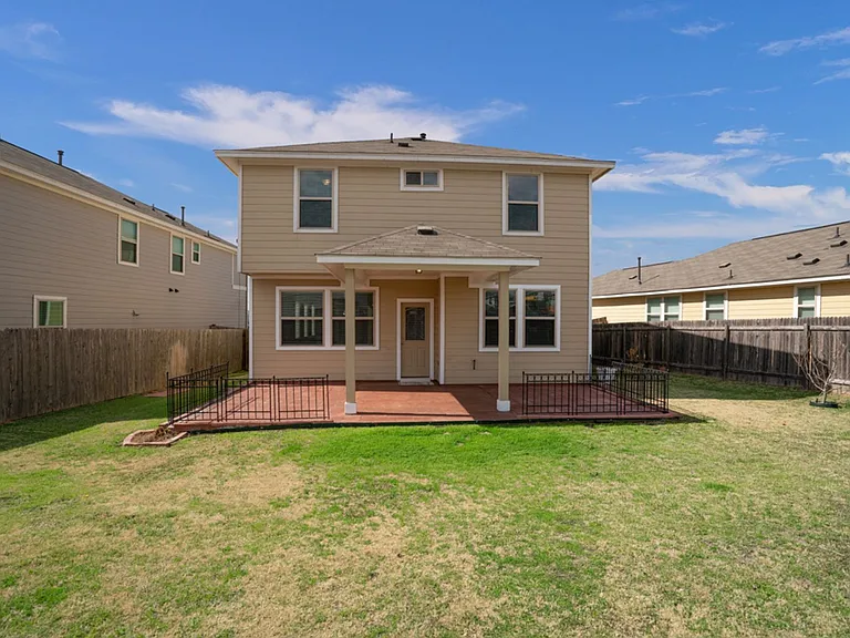 156 Triumph Rd — Photo 24