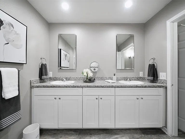 3508 Balboa Cir — Photo 22