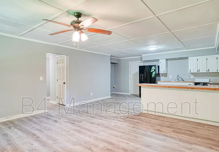 168 Cherokee Cir #2 — Photo 5