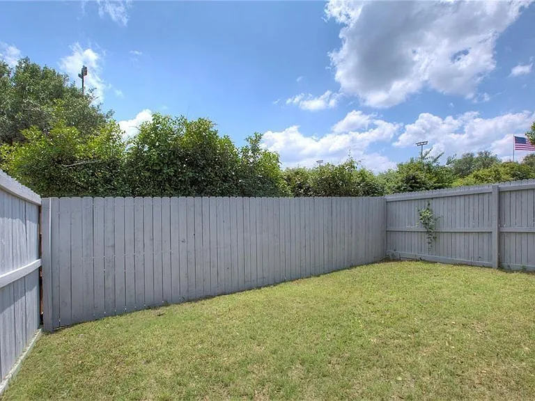 6810 Ports O Call Dr — Photo 4