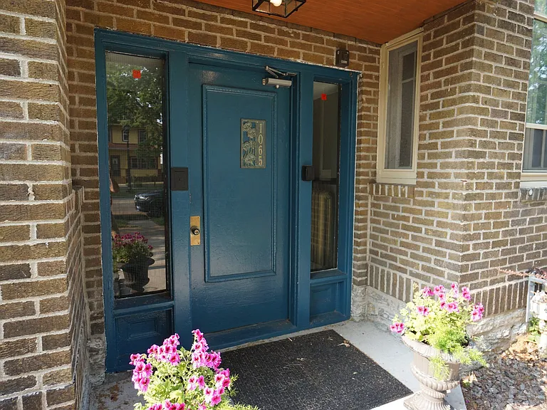 1065 Selby Apartments — Photo 17