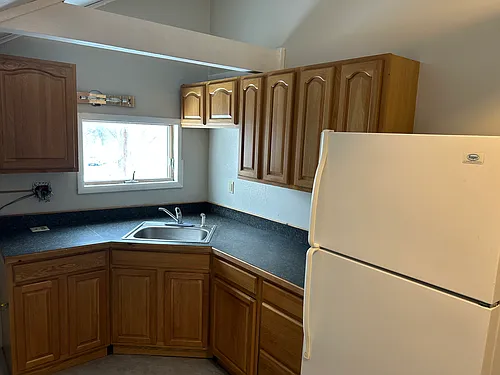 245 E Walnut St #D Photo 1