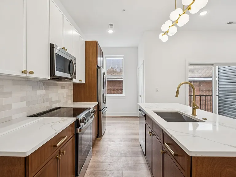 921 E Chelten Ave — Photo 6