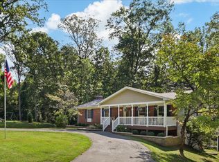 5651 Marigold Ln, Warrenton, VA 20187
