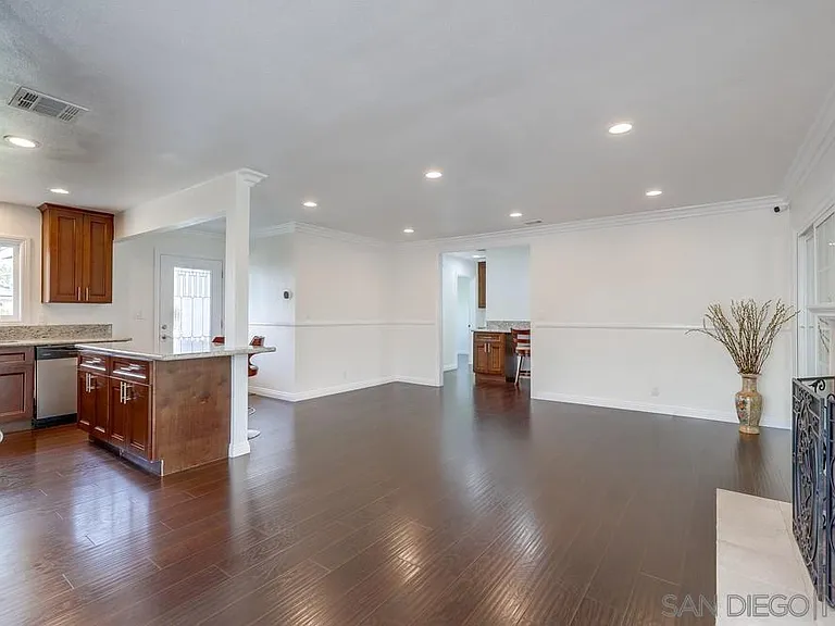 1346 S Joane Way — Photo 6