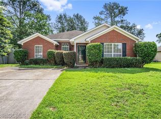 1752 Donham Dr, Mobile, AL 36618