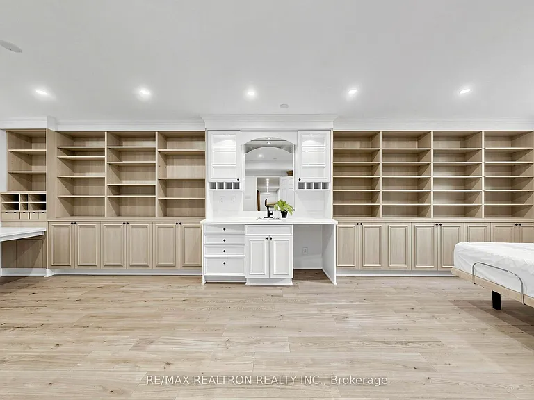 3927 Vandorf Side Rd #BASEMENT — Photo 17